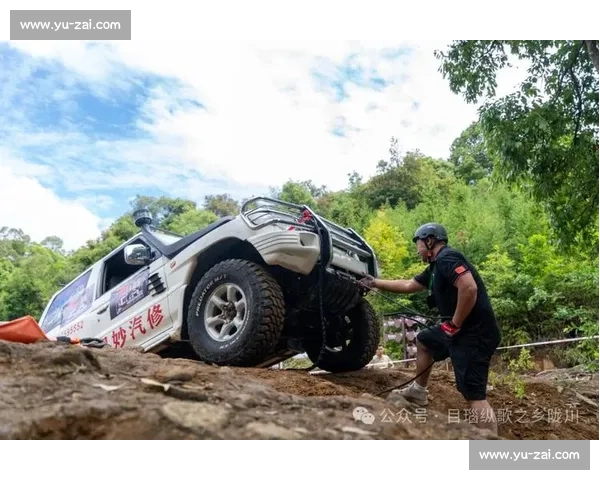 极限雨林赛车赛道挑战 全程惊险刺激速度与激情并存